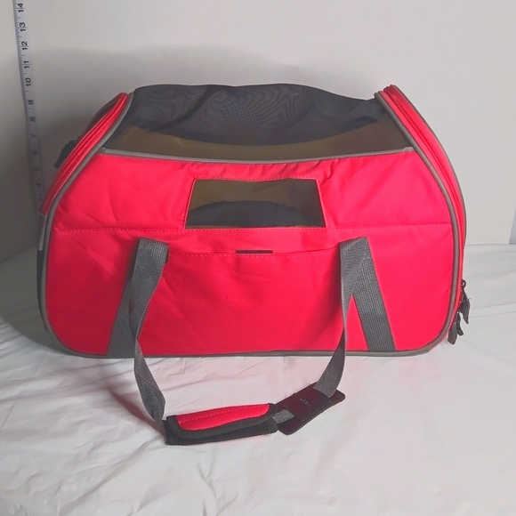 BERGAN PET CARRIER WITH POCKETS RED GENTLY USED - Picture 3 of 10